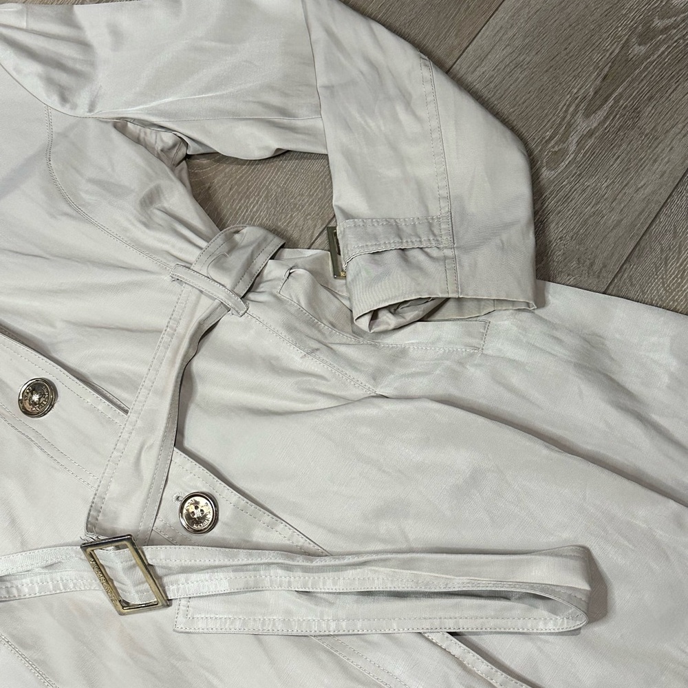 •Sold• Michael Kors Hooded Single Button Belted Trench Coat - Picture 4 of 13
